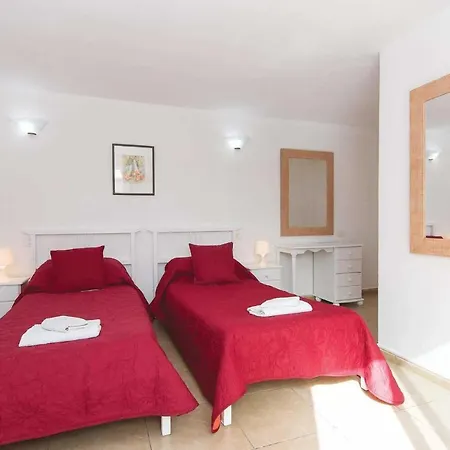 Sleeps 8 Wifi Villa *